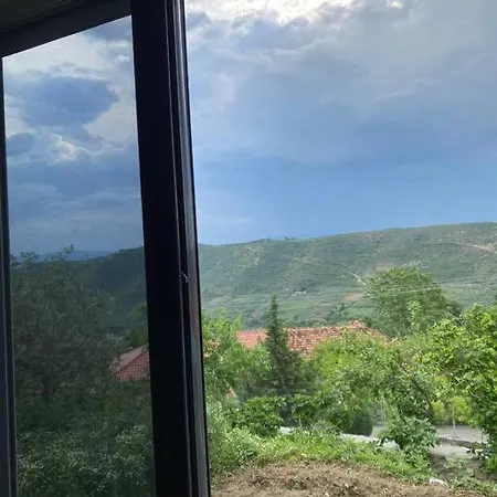 Nahija E Tomorrit Villa *