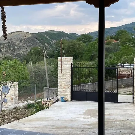 Villa Nahija E Tomorrit Berat